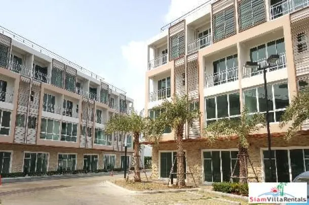 Supalai Prima Riva - Grand Townhouse Quatre Chambres dans un Emplacement Fluvial, Chong Nonsi