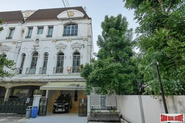 Baan Klang Krung Grande Vienna Rama 3 - Geräumiges und modernes Stadthaus mit drei Schlafzimmern und drei Ebenen zur Miete in Bang Phongphang, Bangkok