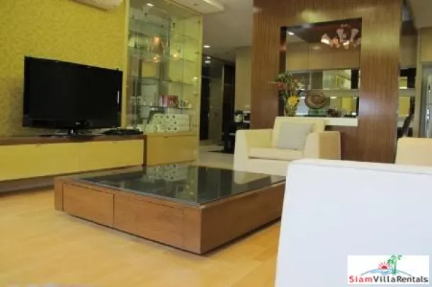 St. Louis Grand Terrace - Modernes, bequemes und möbliertes Zwei-Schlafzimmer-Apartment in Sathorn