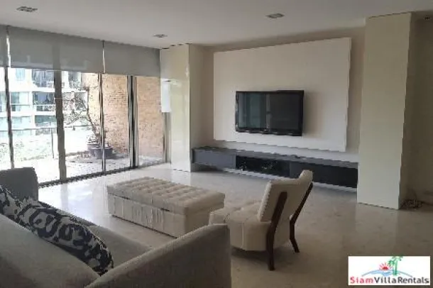 Ficus Lane Condo - Extra Large Two Bedroom with Pool Views in Phra Khanong