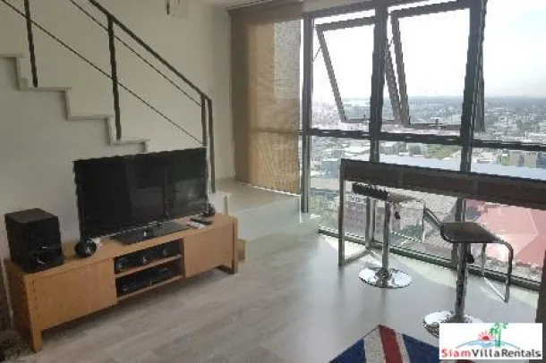 Ideo Mobi Sukhumvit 81 - Duplex Loft Deux Étages avec Vues Imprenables sur la Ville à Louer à On Nut