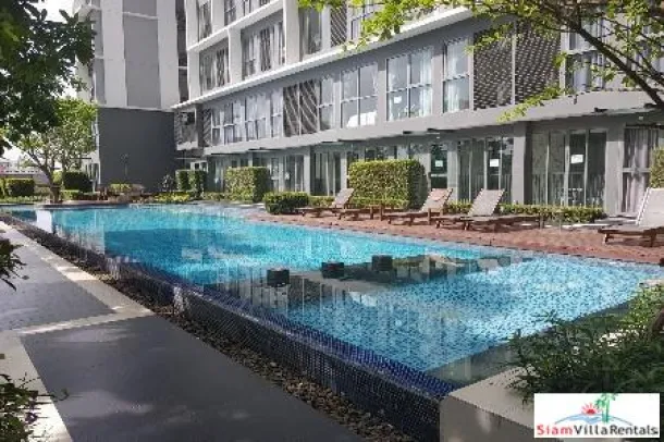 Ideo Mobi Sukhumvit 81 - Duplex Loft Deux Chambres avec Vue sur Piscine Privée à Louer à On Nut