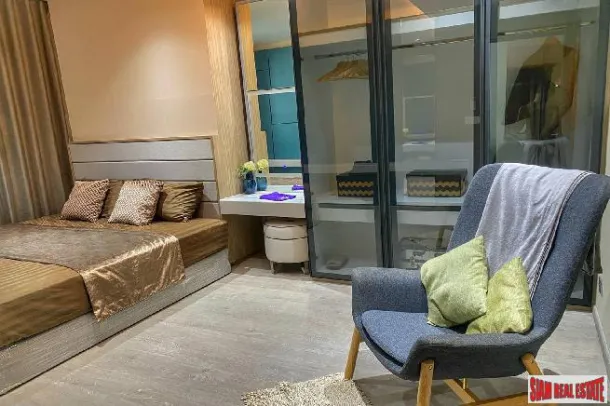 Sky Walk Condo - Phra Khanong'da Kiralık Zarif İki Yatak Odalı Daire.