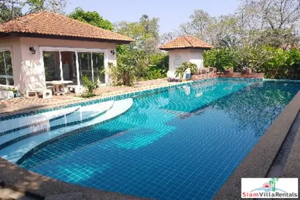 Windmill Village Bangna Golf Sahası - Havaalanı Yakınında Havuzlu Ekstra Geniş Dört Yatak Odalı Ev