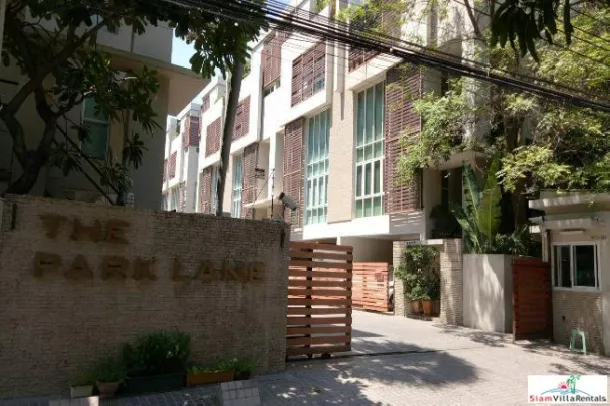 The Park Lane - Maison de ville à quatre étages dans un emplacement stratégique en ville, Ekkamai