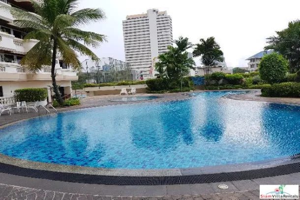 Charan Tower - Grand appartement meublé de deux chambres à louer sur Sukhumvit 43