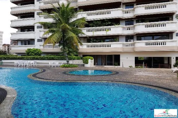 Charan Tower - Trois chambres très spacieuses avec meubles en bois intégrés sur Sukhumvit 43