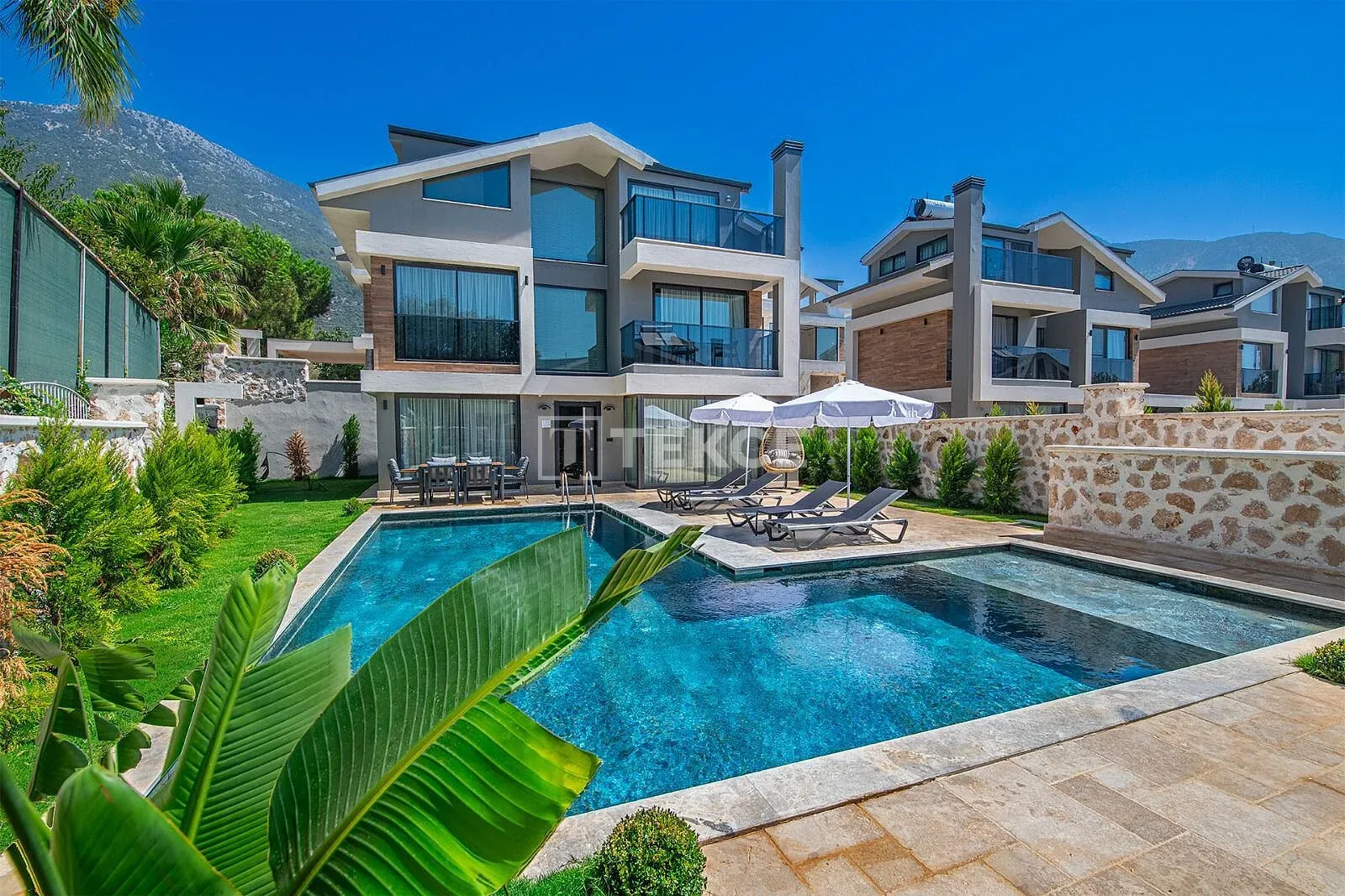 Villas de 3 Chambres avec Équipements Sociaux à Fethiye Muğla