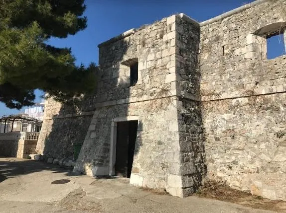 Sucuraj'da 2 Yatak Odalı Villa