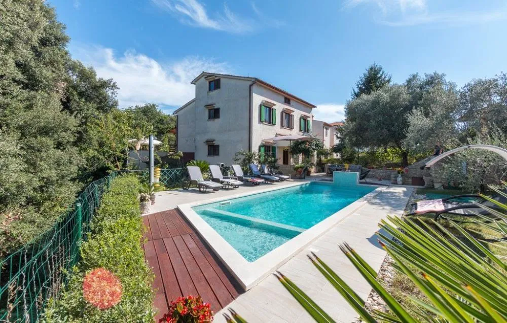8 Bedroom Other in Pula