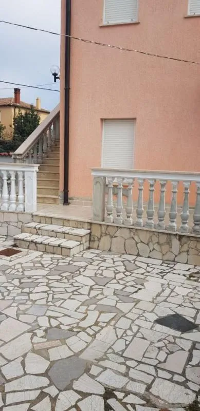 6 Schlafzimmer Sonstiges in Ližnjan