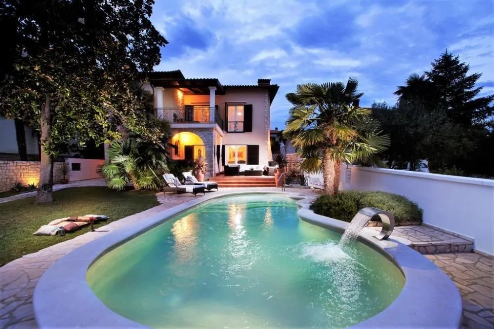 Villa con 8 Camere da Letto a Umago