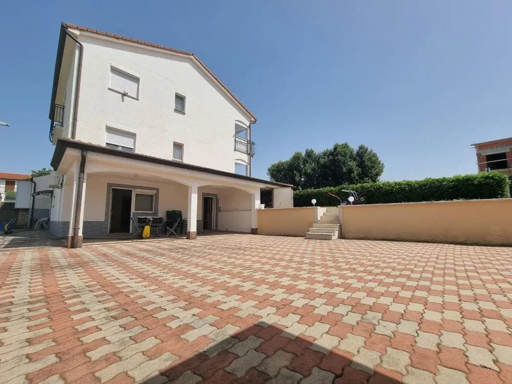 Outro de 8 quartos em Poreč