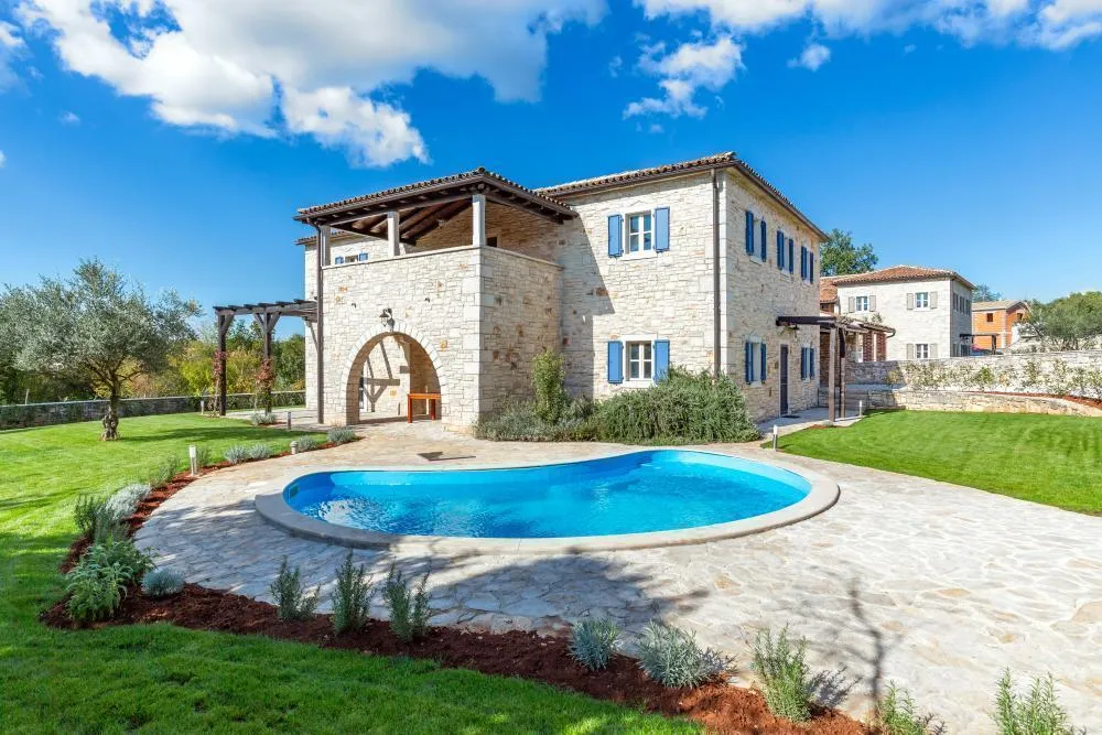 Villa à Tinjan