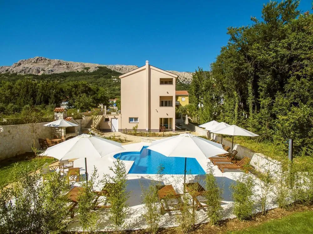 9 Bedroom Other in Baška