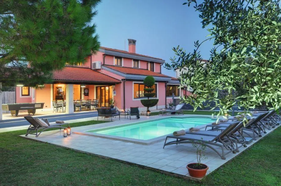 Villa de 6 Dormitorios en Veli Vrh, Pula