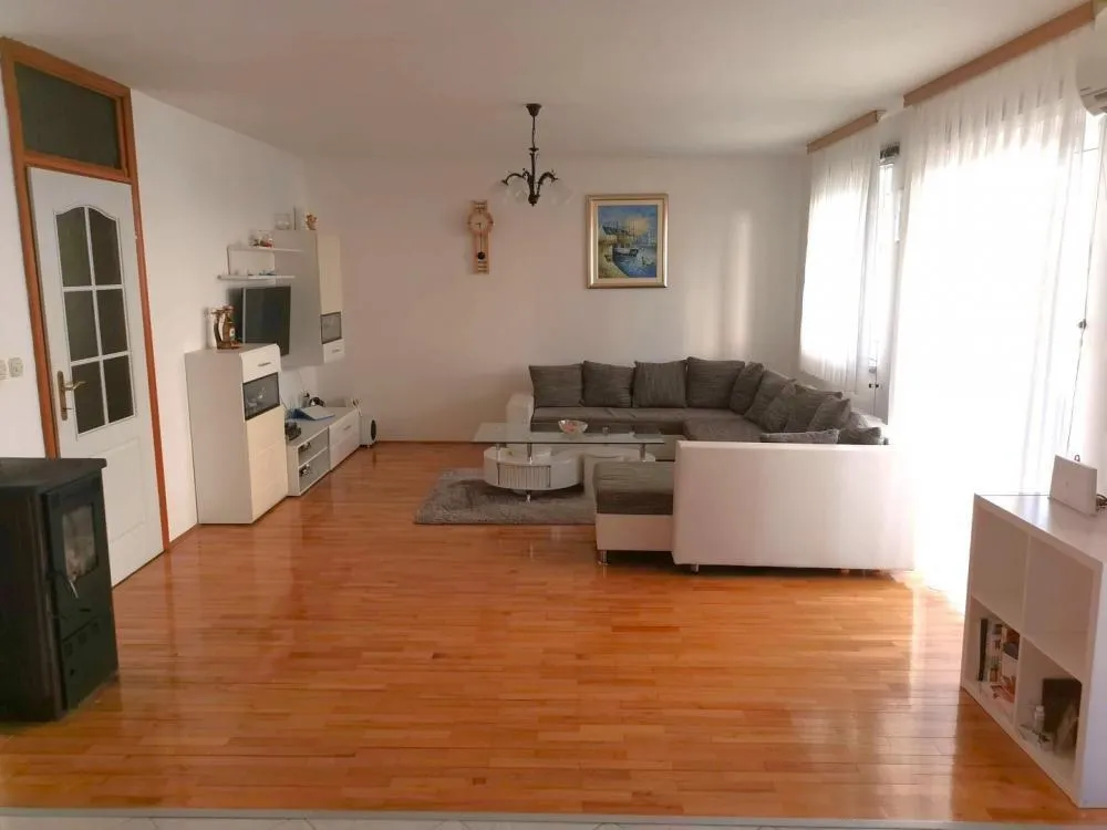 Autre de 7 Chambres à Fažana