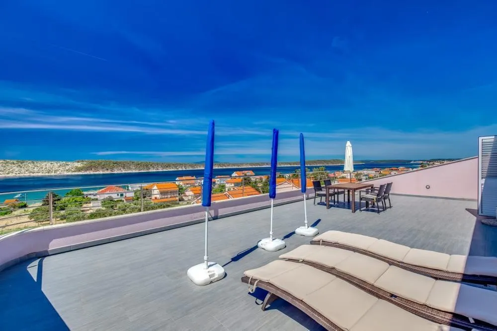 7 Bedroom Other in Rab
