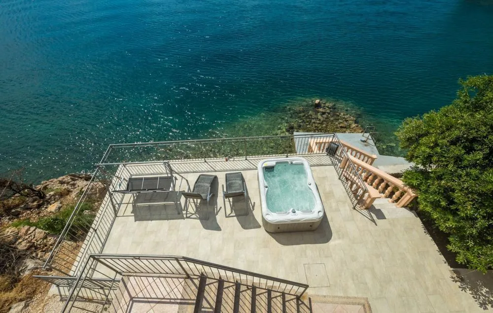 3 Bedroom Villa in Lukovo Šugarje, Karlobag