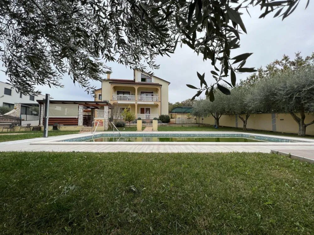 11 Bedroom Other in Umag