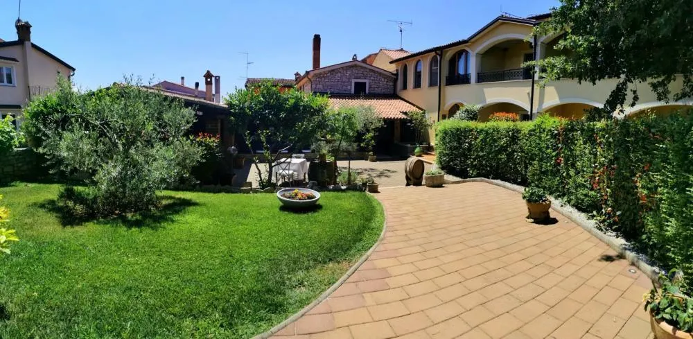 12 Camere Altro a Novigrad
