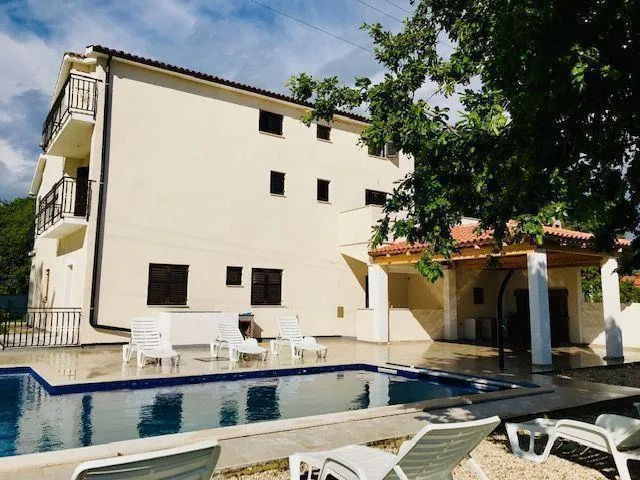 Otro de 11 dormitorios en Sveti Lovreč
