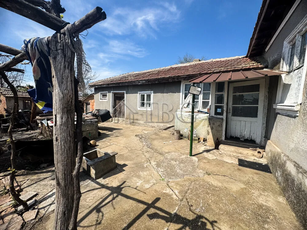 Exclusif ! Maison de campagne avec jardin de 2 000 m² | À seulement 20 min de la côte de la mer Noire