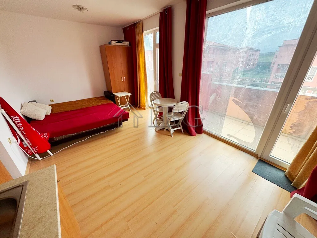 Prezzo Ridotto! Spazioso Studio Facilmente Convertibile in 1 Camera da Letto | Sunny Day 6