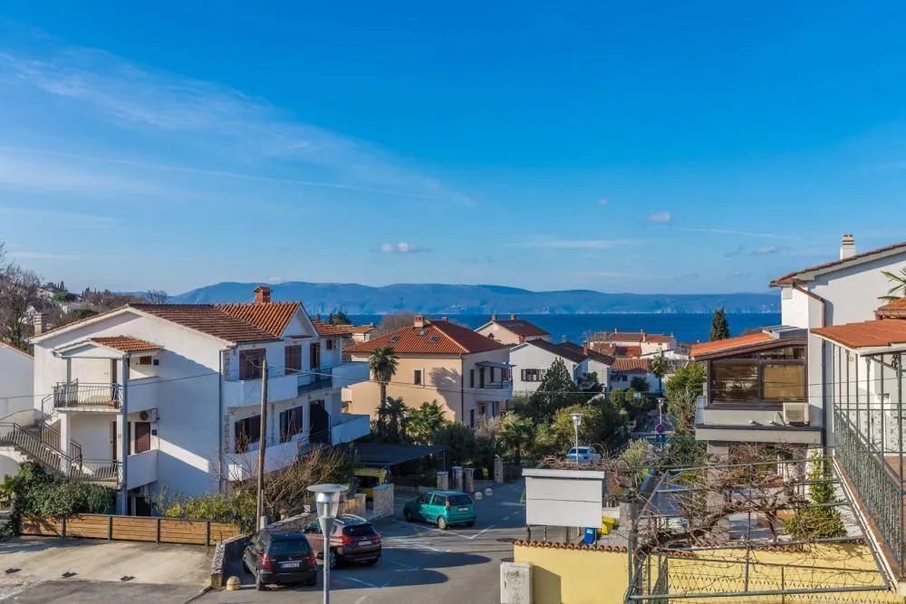 Outro de 6 Quartos em Njivice, Omišalj