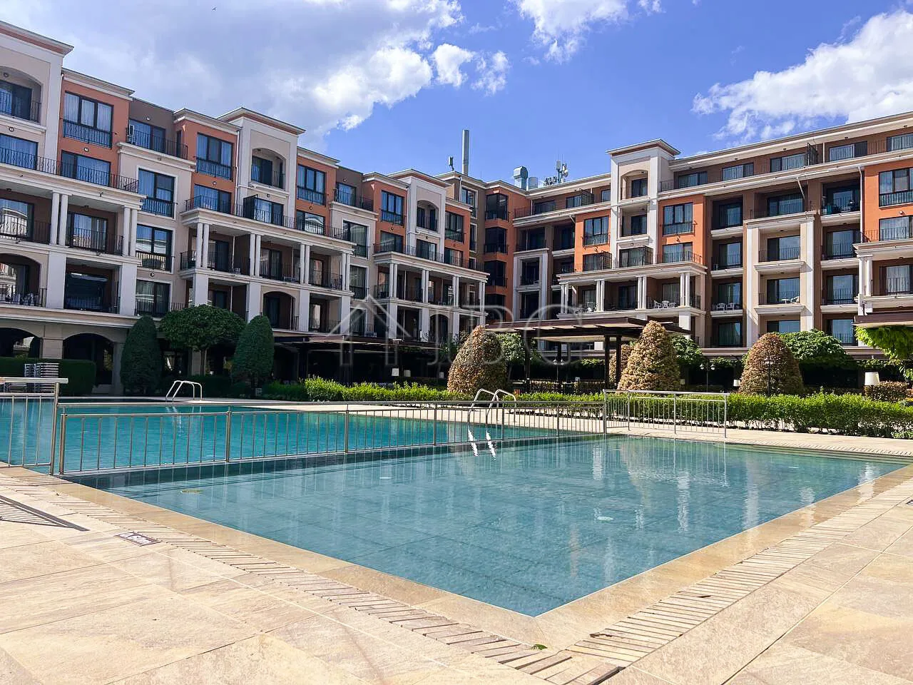 Deniz Kenarında Eşyalı 1 Yatak Odalı Daire | Premier Fort Beach, Sveti Vlas