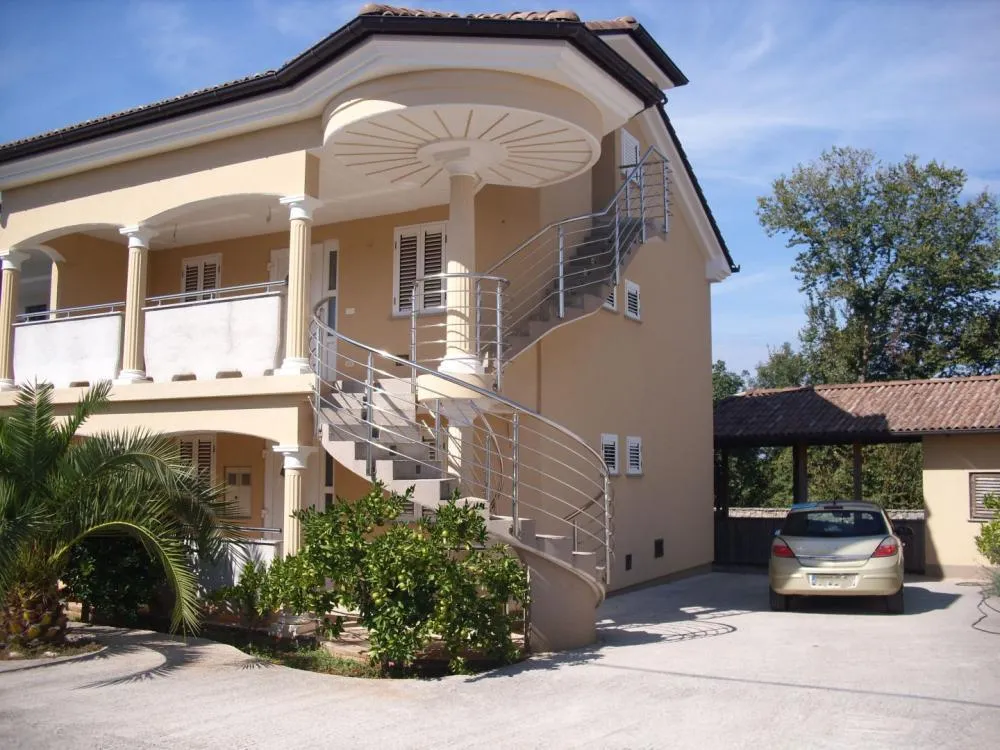 Sonstiges mit 5 Schlafzimmern in Malinska