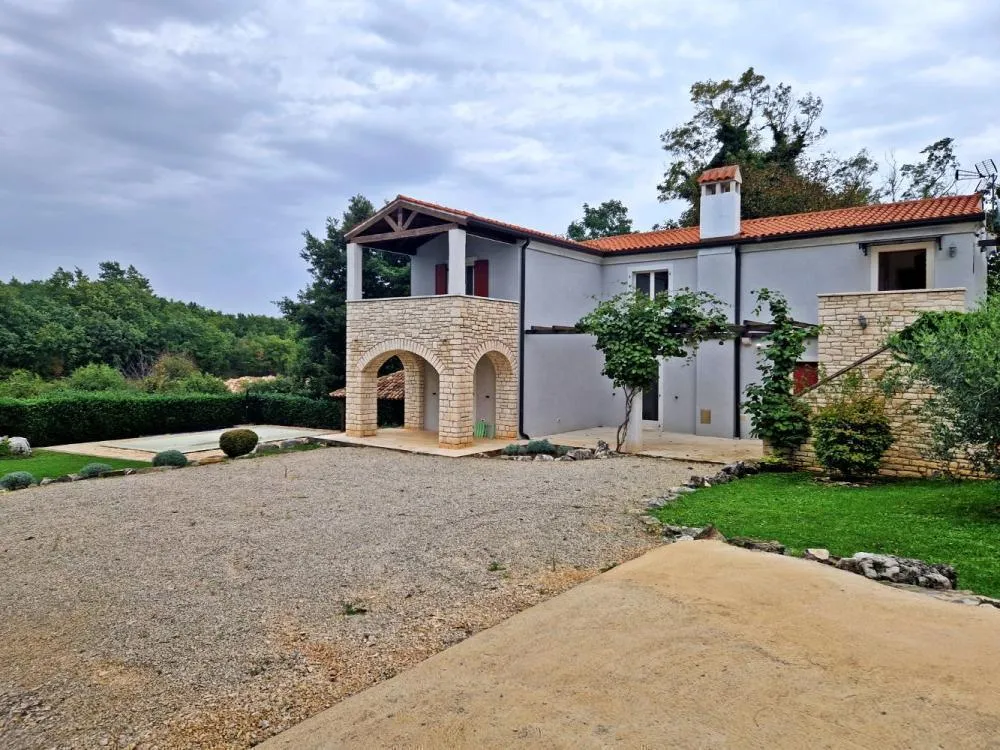 Moradia T4 em Sveti Lovreč