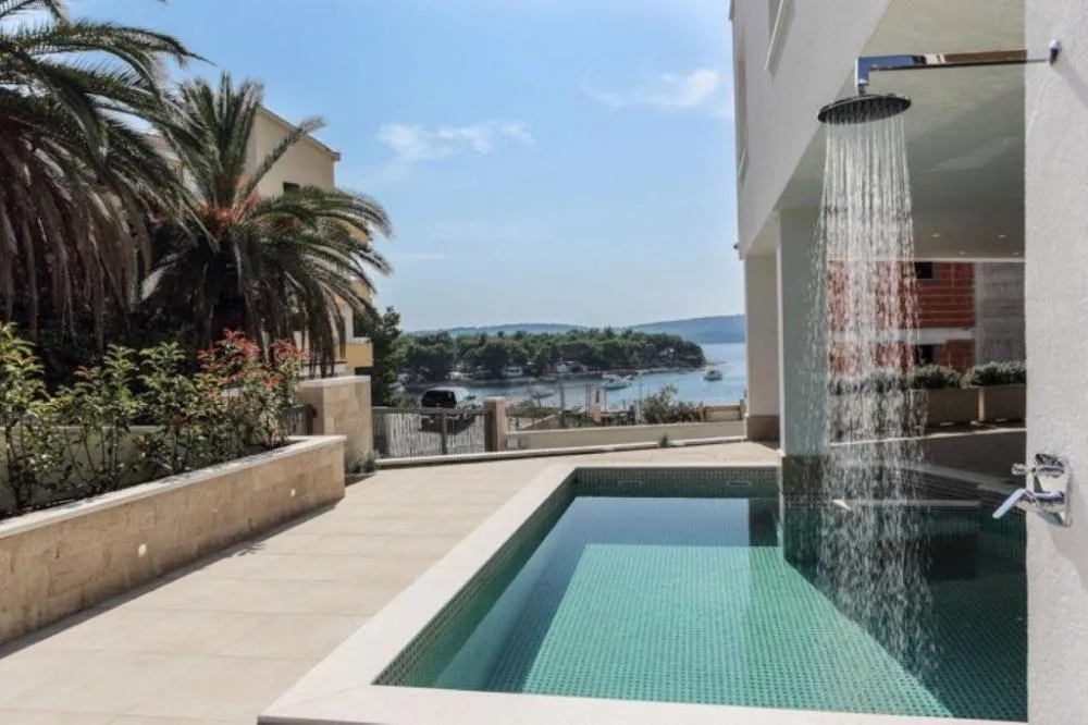 Villa con 7 Camere da Letto a Čiovo