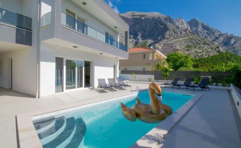 3 Bedroom Villa in Baška Voda