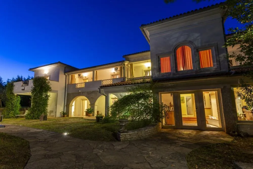 7-Schlafzimmer-Villa in Rakalj, Marčana