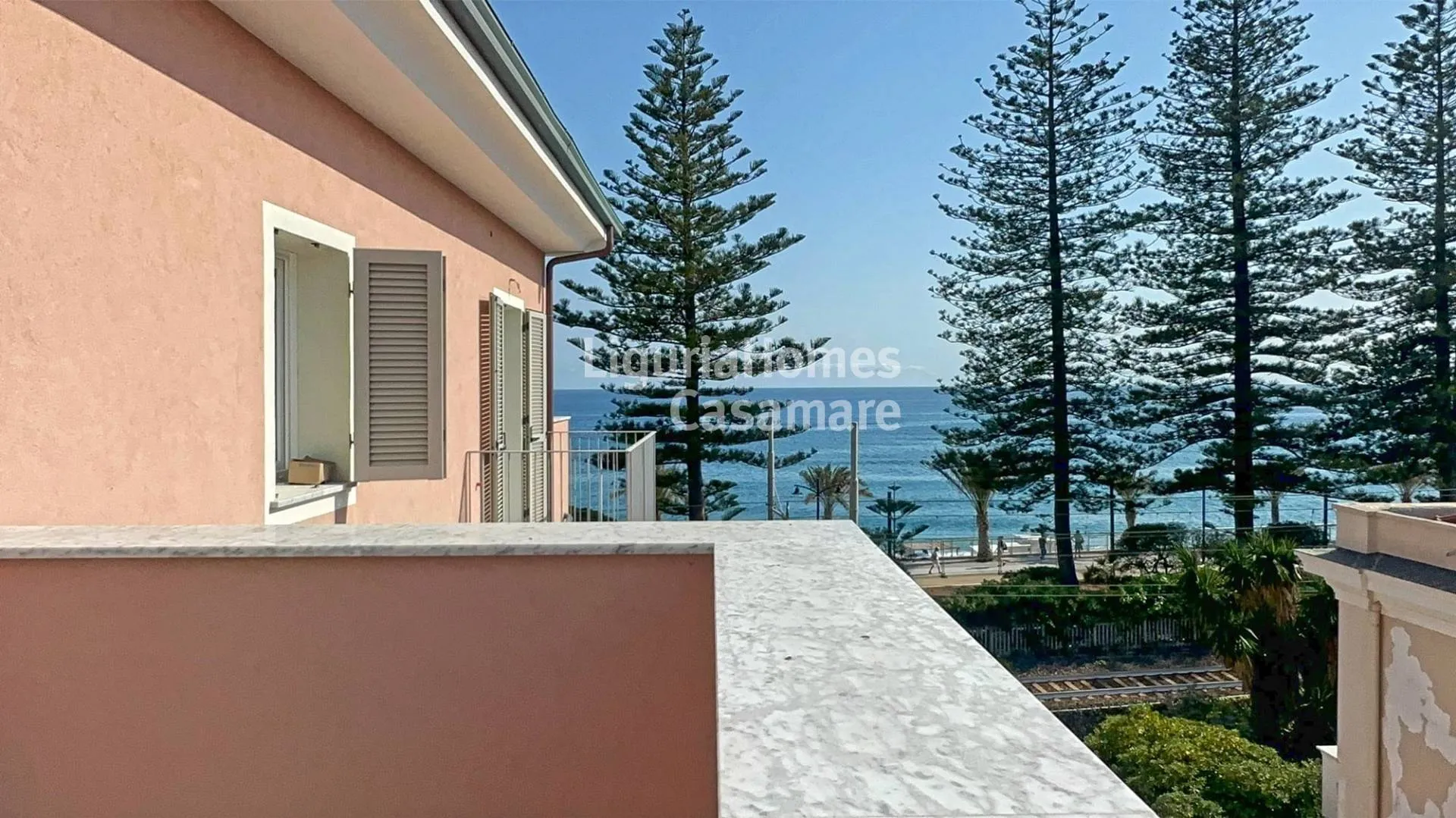 Le Muse Bordighera: a brand-new, luxurious penthouse apartment for sale in a prime central location right on the seafront, ready to move into.
