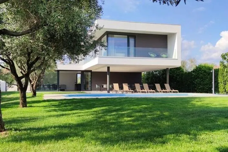 Villa con 4 camere da letto a Peroj, Vodnjan