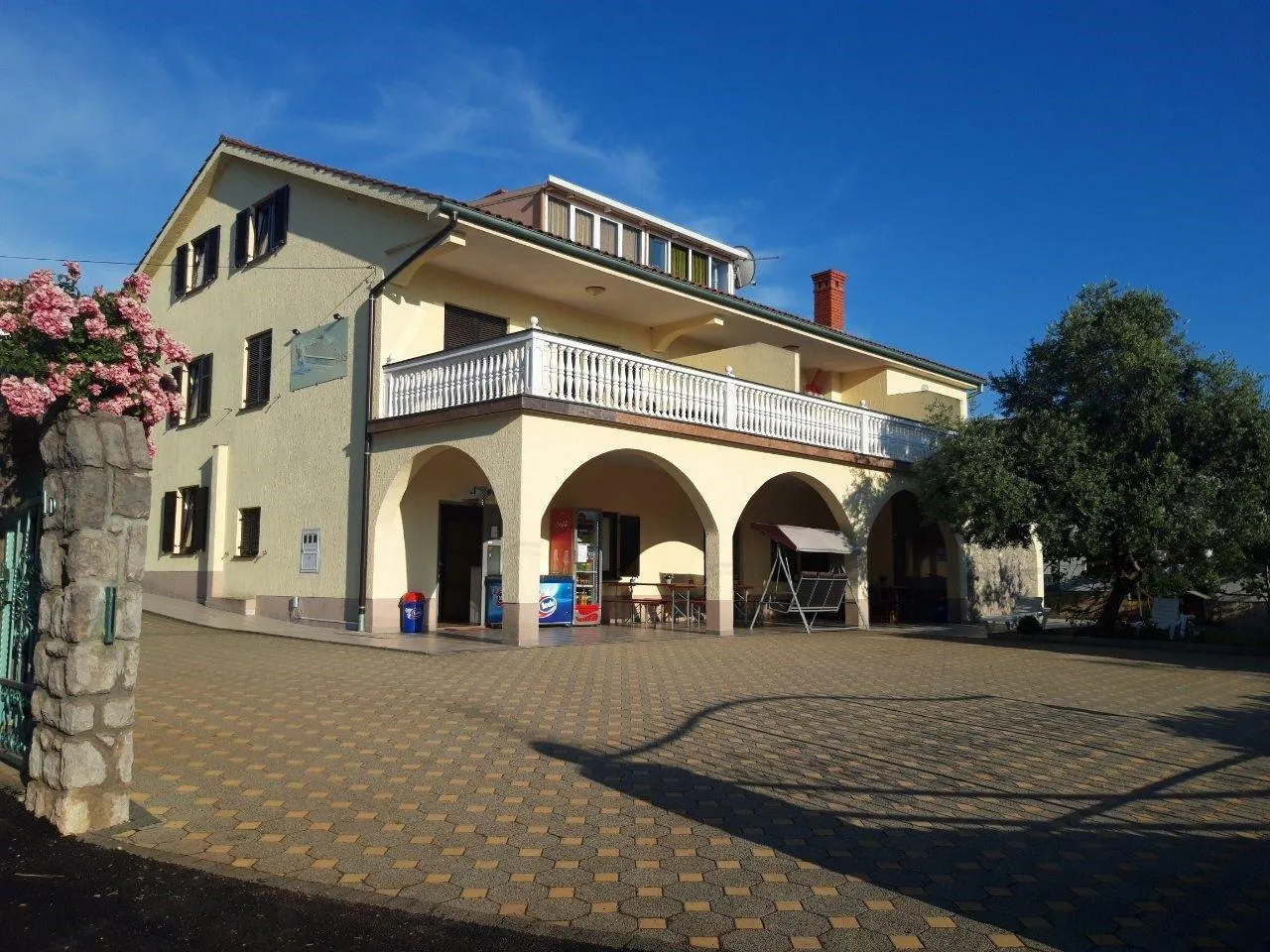 Outro de 18 quartos em Malinska-Dubašnica
