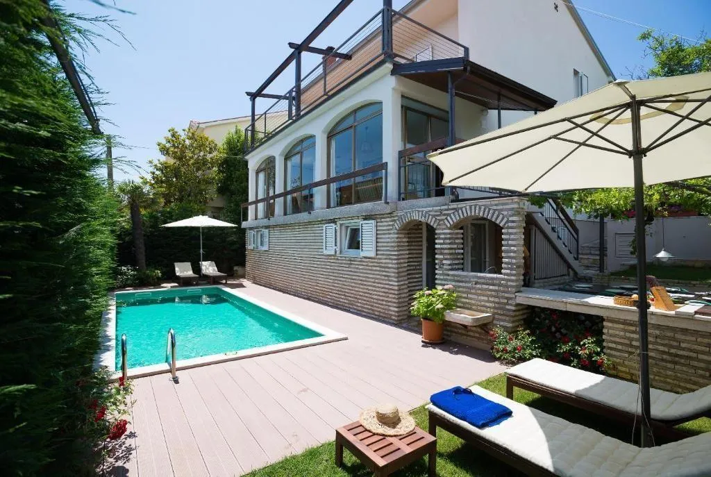 Villa de 4 Dormitorios en Premantura, Medulin