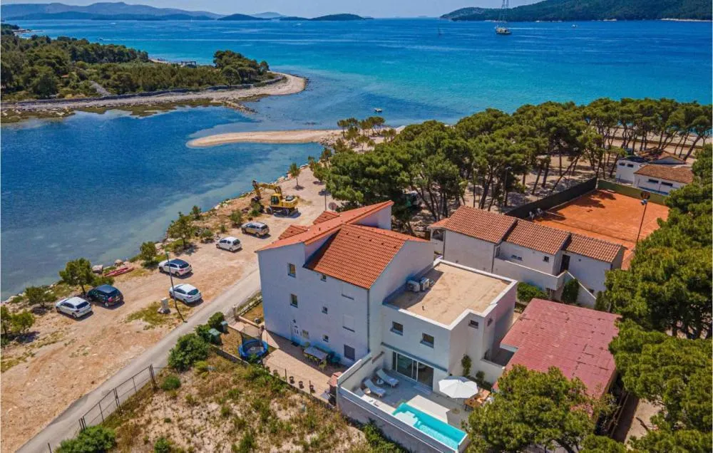 Autre de 11 chambres à Šibenik