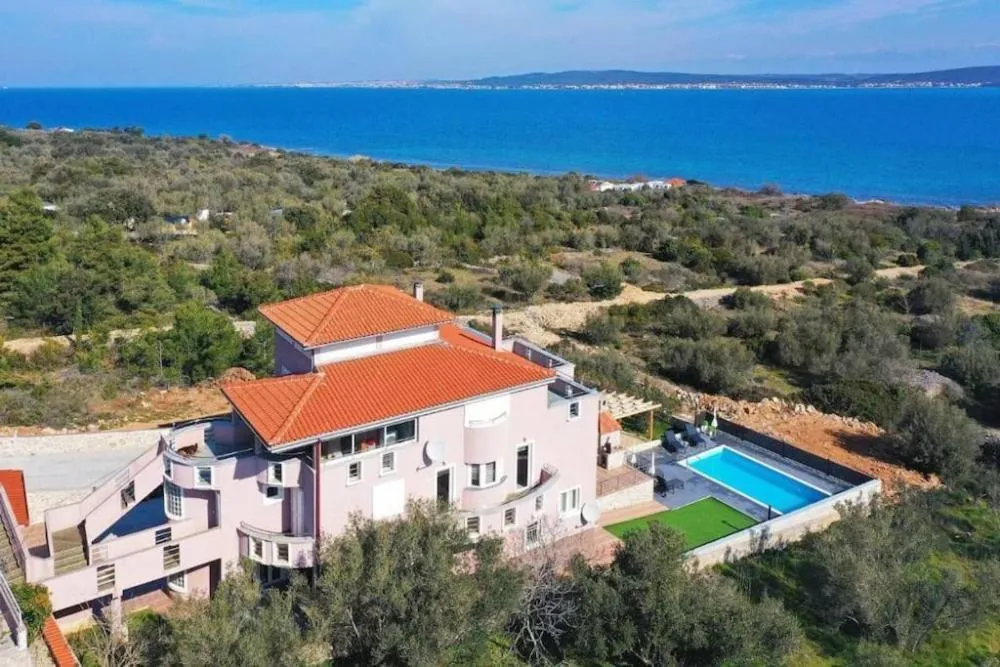 7 Bedroom Villa in Pašman