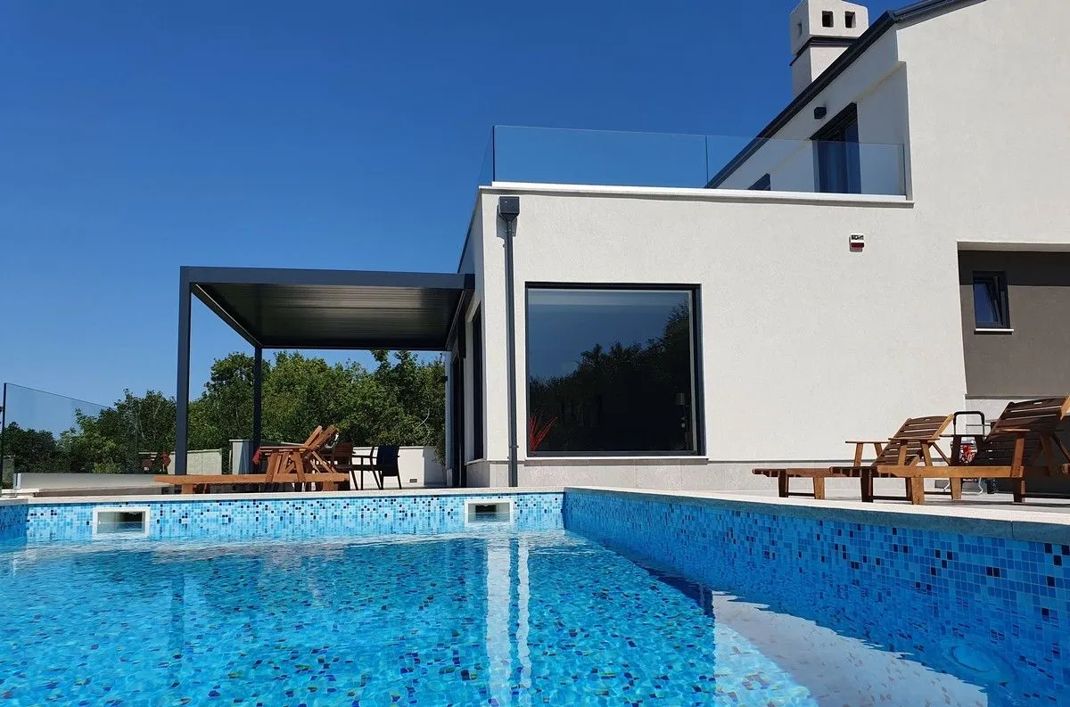 Villa de 4 Dormitorios en Kostrena