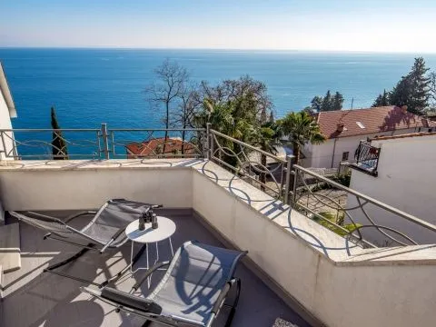 Moradia de 12 Quartos em Opatija