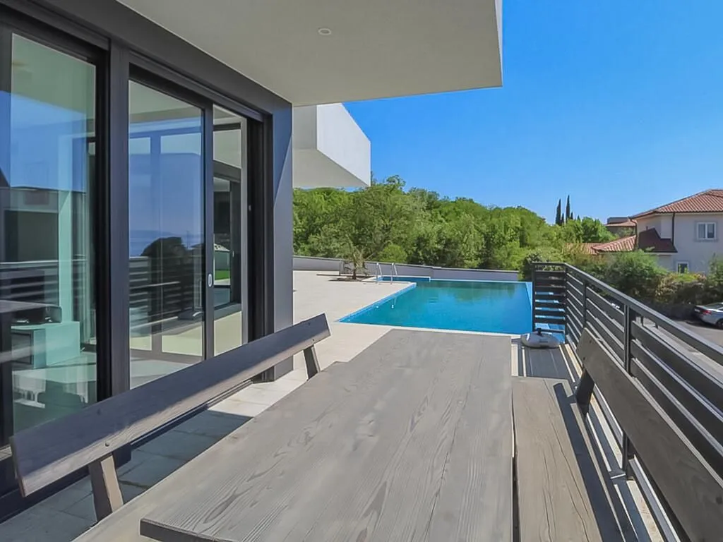 Villa de 5 Dormitorios en Kostrena