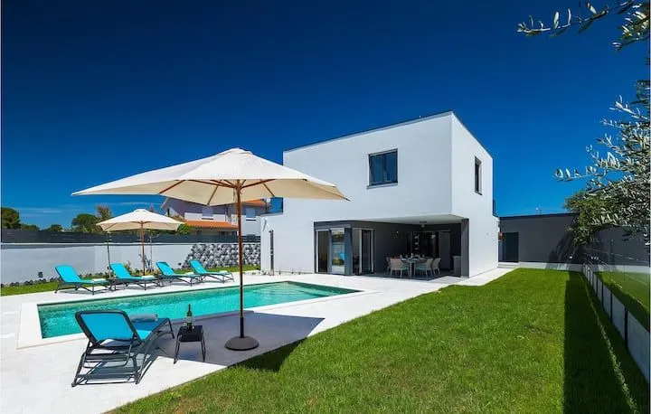 Villa de 3 Dormitorios en Škatari, Pula