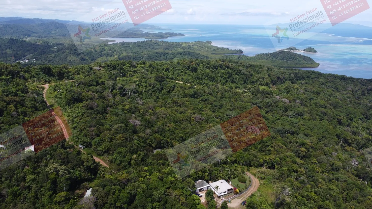 ATTENTION SURFEURS & PLONGEURS : VOTRE PROPRE ESCAPE DE 2.10 ACRES EN PLEINE PROPRIÉTÉ VOUS ATTEND DANS LA BAIE DE WAIDROKA, FIDJI !