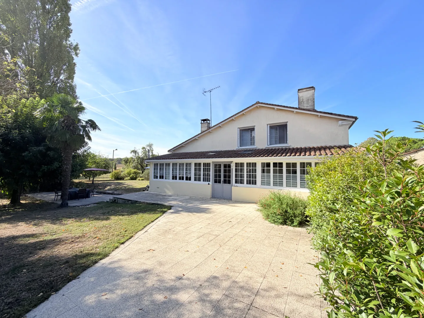 Pretty village house with garden, close to Chalais.