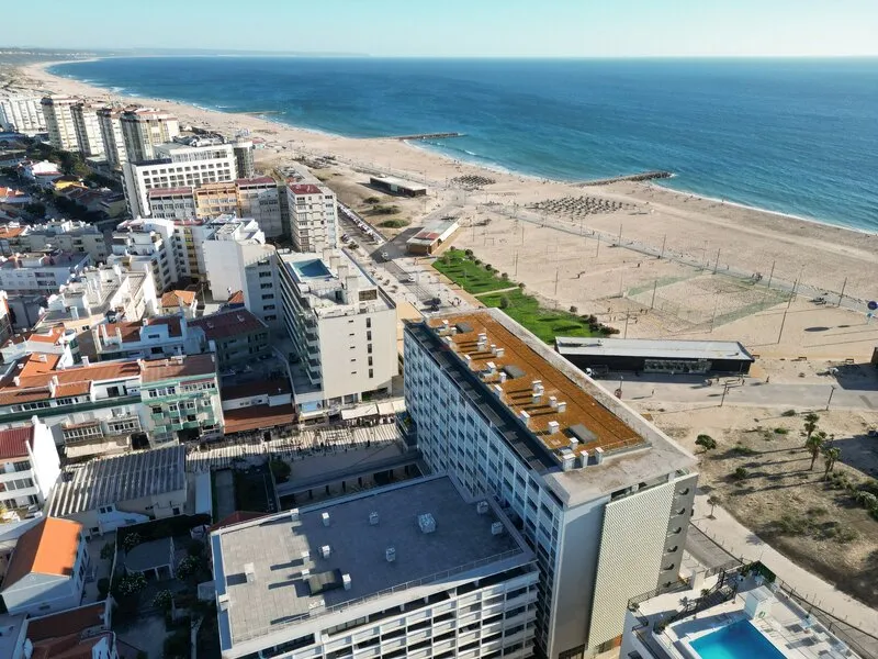 Costa da Caparica'da Deniz Kenarında 2 Yatak Odalı Daire