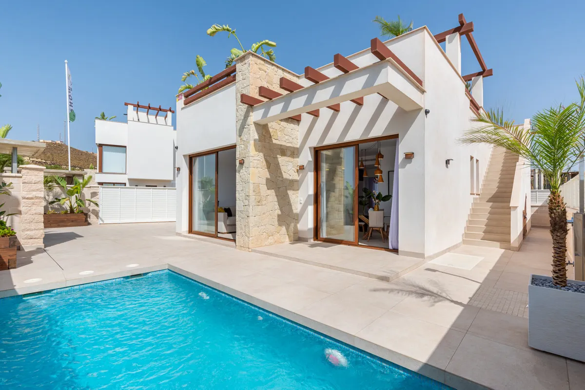Villa neuve de 2 chambres orientée sud à Vera, Almería avec piscine privée