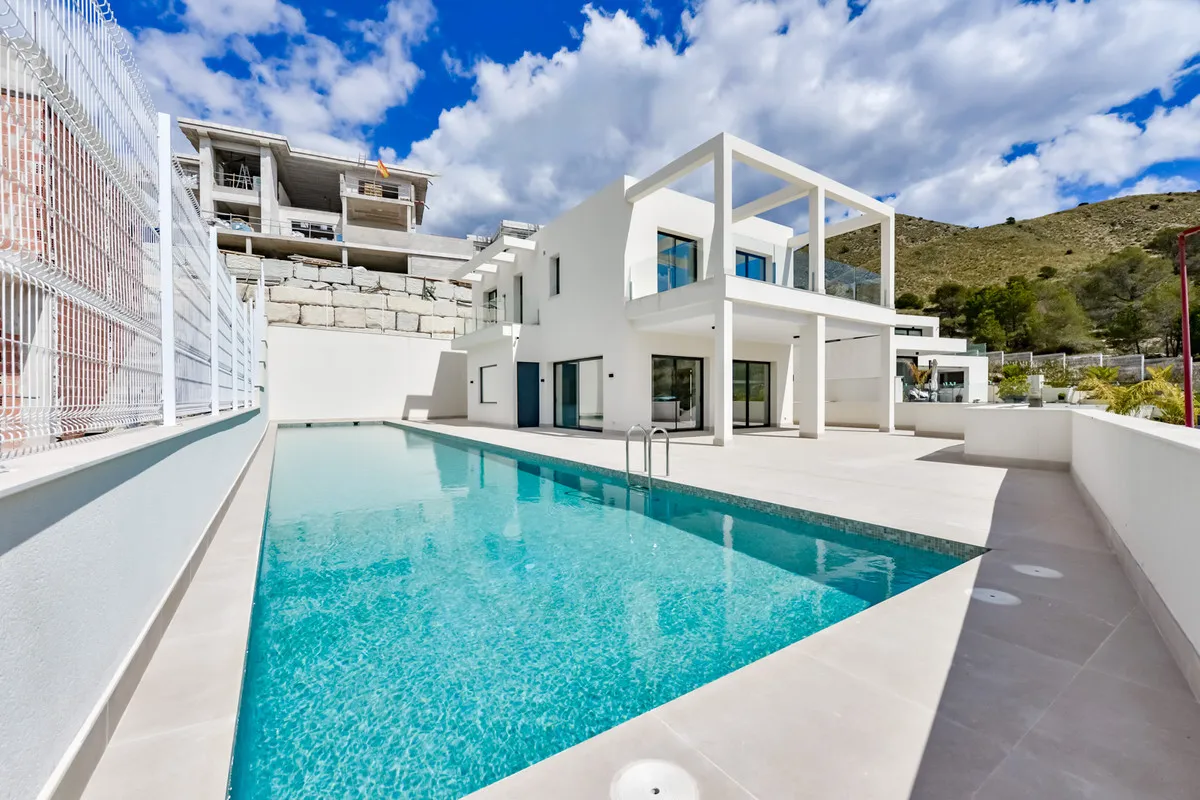 Spacious 7-Bedroom Villa with Panoramic Sea & Mountain Views in Finestrat, Costa Blanca